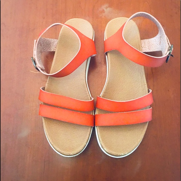 Sandals - Picture 2 of 9